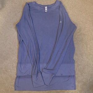 ALO Yoga Women's Long Sleeve Top in lavender